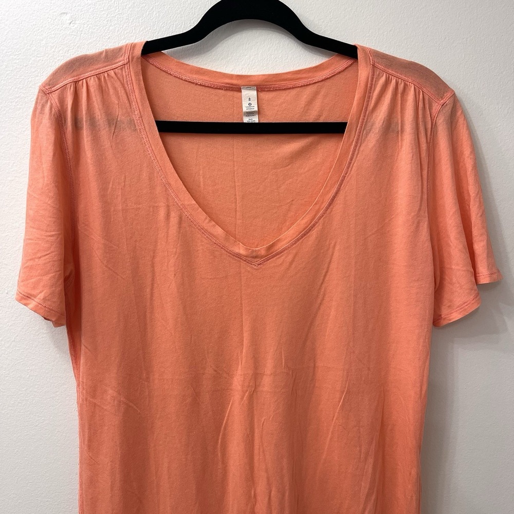 Lululemon Women's V Neck Short Sleeve Tee Melon 8 Side Slit‎